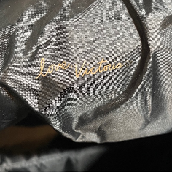 NWT Victoria's Secret Beige Canvas Zipper Gold Sparkle Glitter Tote Bag  Zip Up‎ - Picture 9 of 9